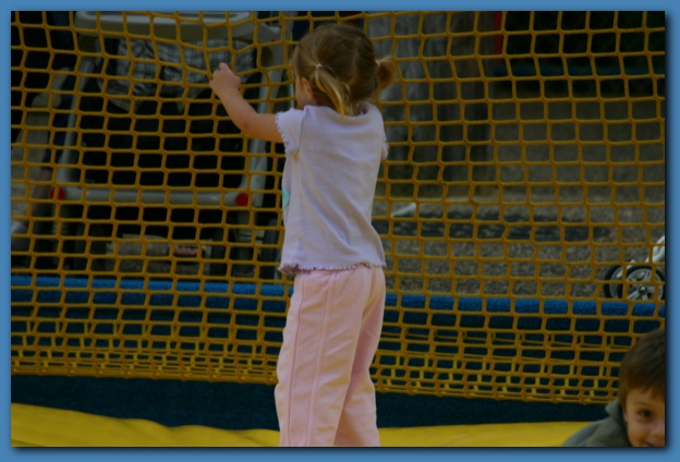 624x424 pixels (107K)