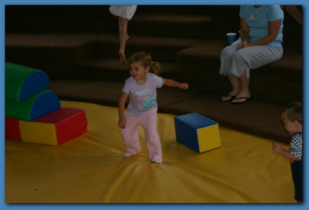 624x424 pixels (58K)